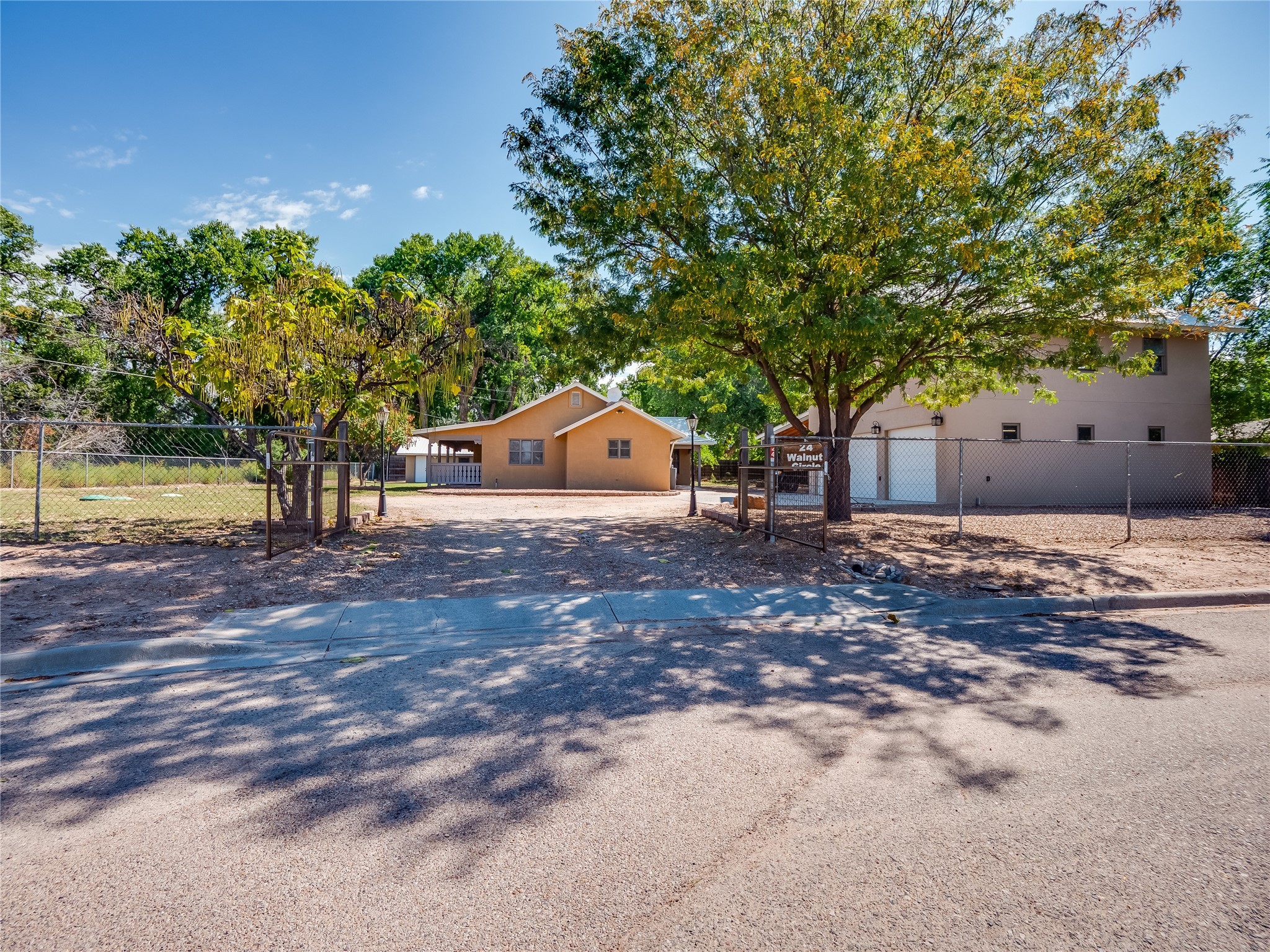 Walnut Cir, Espanola, NM 87532