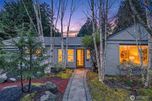 3439 42nd Ave W, Seattle, WA, 98199-1837 | Card Image