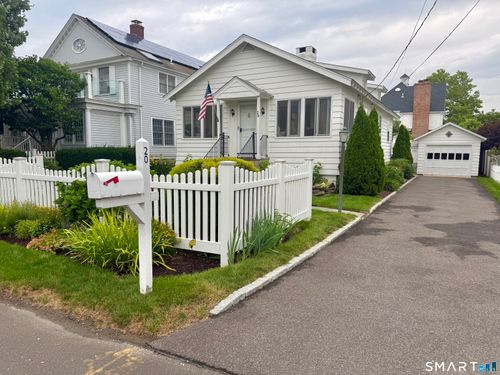 20 Norwalk Ave, Westport, CT, 06880-6828 | Card Image