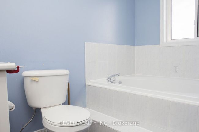 97 Native Landing, House attached with 4 bedrooms, 3 bathrooms and null parking in Brampton ON | Image 22