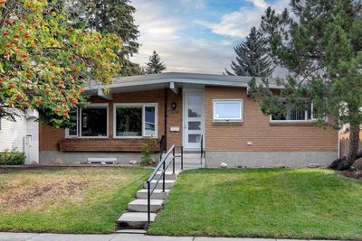 4216 40 St Nw, House detached with 5 bedrooms, 2 bathrooms and 2 parking in Calgary AB | Image 1