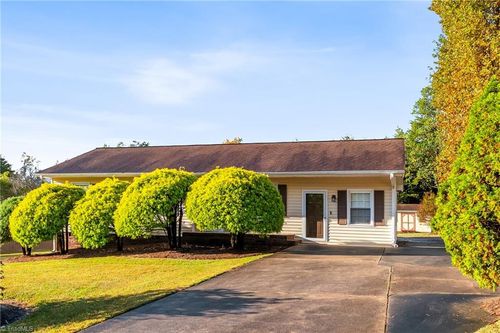 626 Westerly Park Rd, Eden, NC, 27288-7865 | Card Image