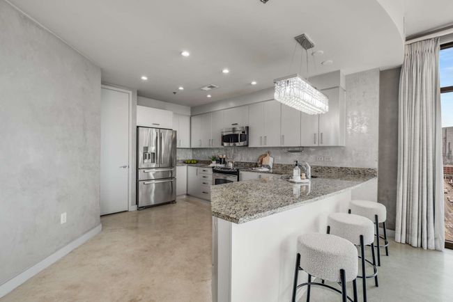 There's plenty of room to cook for dinner parties and entertaining. | Image 6