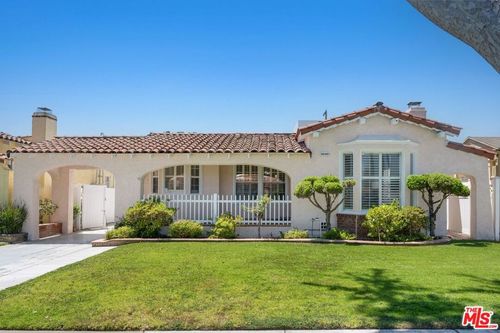 7905 West Blvd, Inglewood, CA, 90305-1229 | Card Image