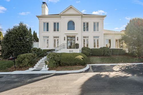135 Abbottsford, Nashville, TN, 37215-2443 | Card Image