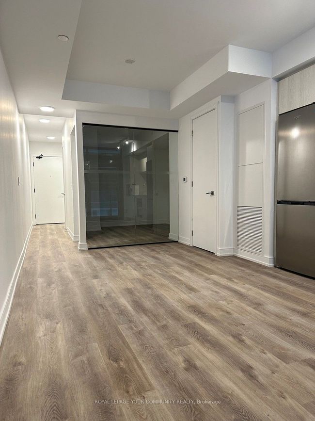 421 - 1 Jarvis St, Condo with 1 bedrooms, 1 bathrooms and null parking in Hamilton ON | Image 6