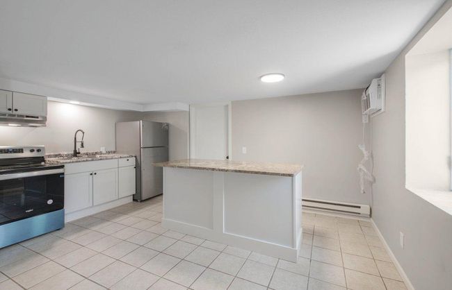 Lower unit 2 bedroom | Image 26