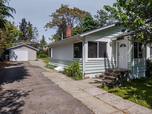 880 Eberts St, Nanaimo, BC, V9S1P6 | Card Image