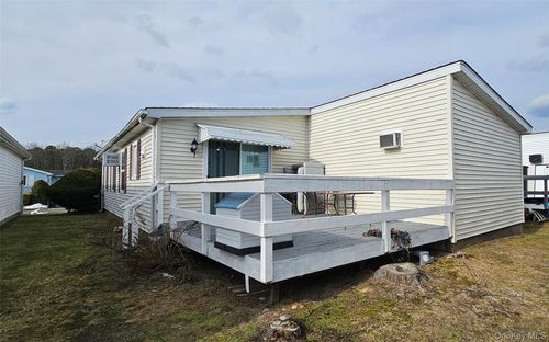 54 Dogwood Ln, Manorville, NY, 11949-3111 | Card Image