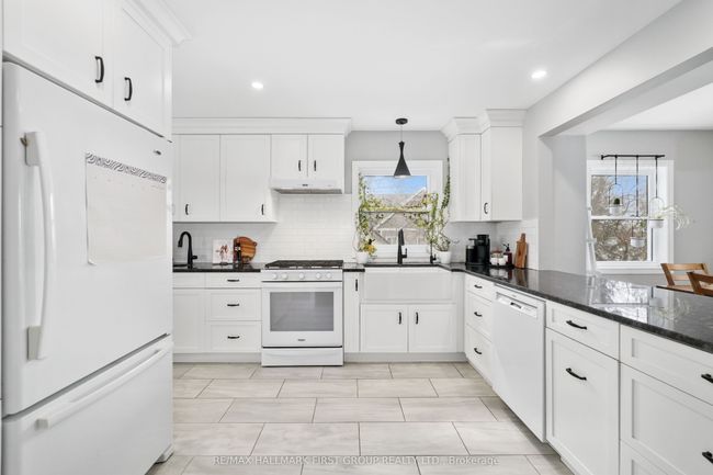 8 Parker Dr, House other with 4 bedrooms, 3 bathrooms and 6 parking in Roseneath ON | Image 16