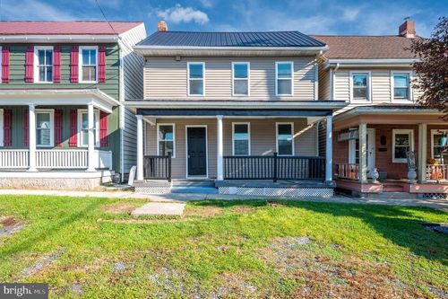 69 Main St, WOMELSDORF, PA, 19567-1612 | Card Image