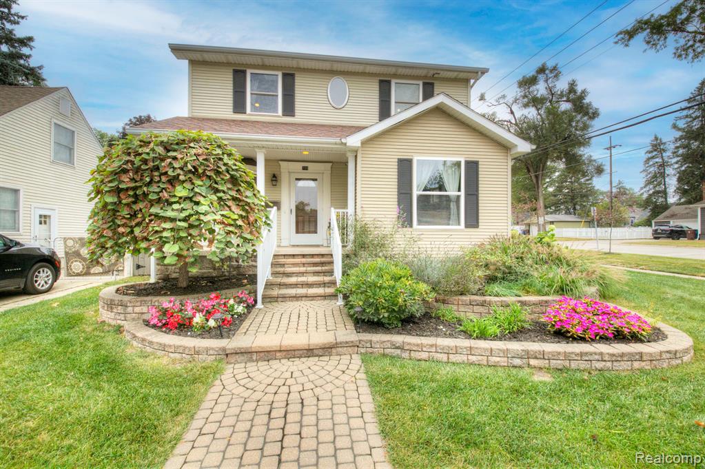 Irvin St, Plymouth, MI 48170