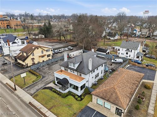 1214 E Market St, Warren, OH, 44483-6606 | Card Image