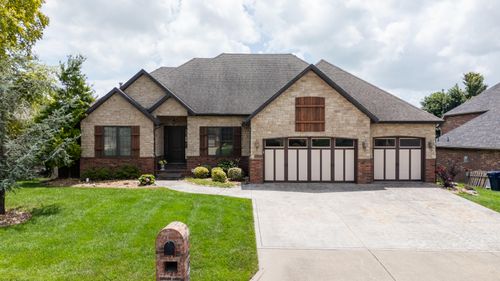 2818 E Cherrybark Street, Springfield, MO, 65804 | Card Image