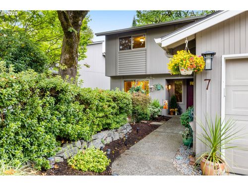 7 Bloch Ter, Lake Oswego, OR, 97035-1407 | Card Image