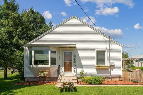 600 Main St, Palo, IA, 52324-9501 | Card Image