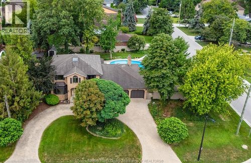 267 Elmgrove Dr, Windsor, ON, N8N4G9 | Card Image