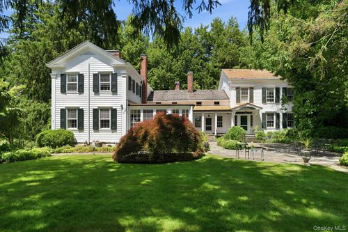 549 Croton Lake Rd, Mount Kisco, NY, 10549-4227 | Card Image