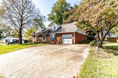 203 Olive Street, House other with 4 bedrooms, 3 bathrooms and null parking in Windsor MO | Image 2