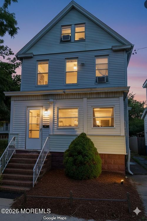 23 Freeman St, New Brunswick, NJ, 08901-2264 | Card Image