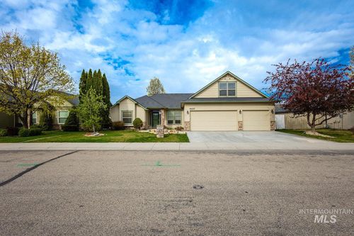 4227 N Rhodes Ave, Meridian, ID, 83646 | Card Image