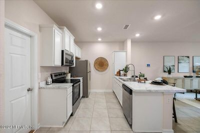 86472 Shortline Circle, Townhouse with 2 bedrooms, 2 bathrooms and null parking in Yulee FL | Image 3