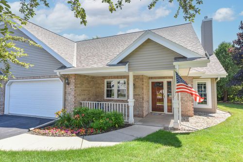 W65N296 Lincoln Ct, Cedarburg, WI, 53012-2774 | Card Image