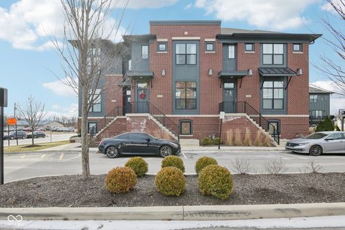 237 Poplar St, Westfield, IN, 46074-9420 | Card Image