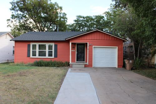 2105 W Avenue K, San Angelo, TX, 76901-4220 | Card Image