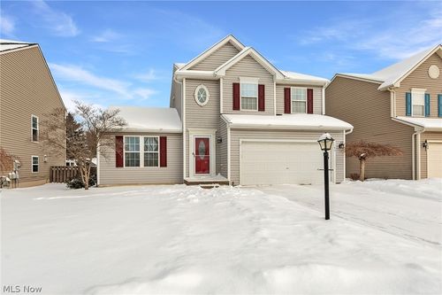 160 Stonepointe Dr, Berea, OH, 44017-1094 | Card Image