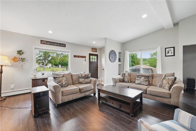 1182 W Laurel Cir, House other with 3 bedrooms, 2 bathrooms and null parking in Mt. Pleasant Twp - Wml PA | Image 11
