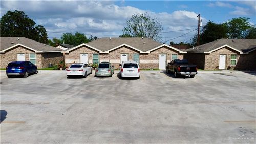 212 N 5th St, Donna, TX, 78537-3583 | Card Image