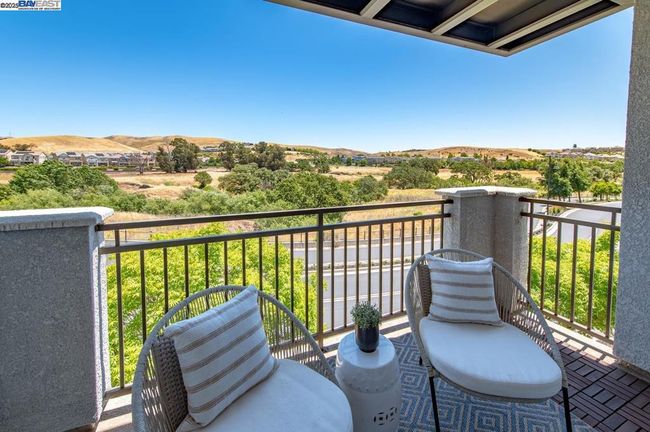 7018 Stags Leap Ln, Condo with 2 bedrooms, 3 bathrooms and 2 parking in Dublin CA | Image 29