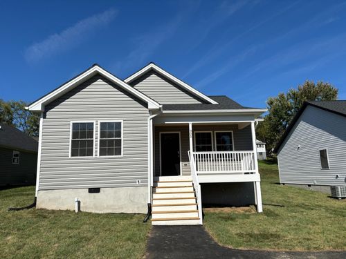 905 Fairfax Ave, Waynesboro, VA, 22980-6024 | Card Image