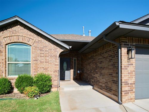838 Twin Lakes Drive, Noble, OK, 73068 | Card Image