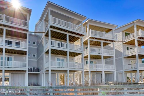 205 N New River Dr, Surf City, NC, 28445-6603 | Card Image