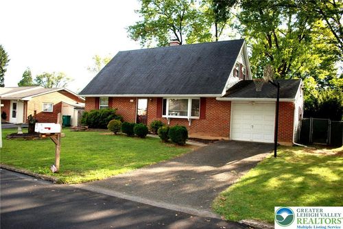 7387 Hillcrest Dr, MACUNGIE, PA, 18062-9461 | Card Image