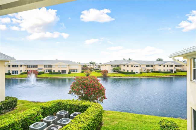 APT-204 - 540 Grove Isle Cir, House attached with 2 bedrooms, 2 bathrooms and null parking in Vero Beach FL | Image 20