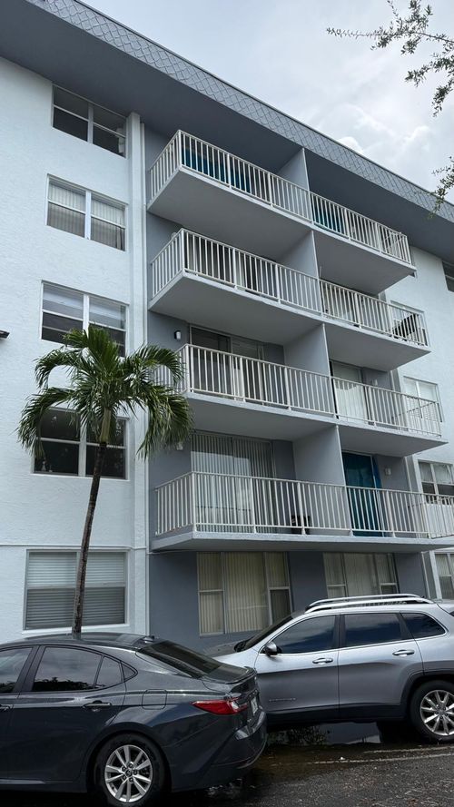 434-1805 Sans Souci Blvd, North Miami, FL, 33181-3047 | Card Image