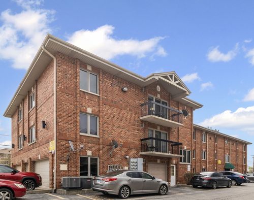 unit-3d-10710 Central Ave, Chicago Ridge, IL, 60415-3015 | Card Image