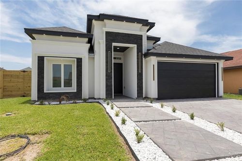 903 W La Quinta Dr, Pharr, TX, 78577-8586 | Card Image