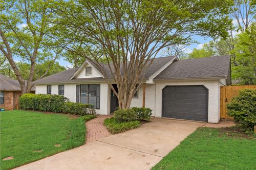 907 Melanie Ln, Keene, TX, 76059-2451 | Card Image