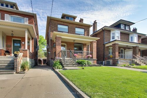 155 Maplewood Ave, York, ON, M6C1J8 | Card Image