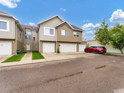 201 - 221 Cameron Rd Se, Home with 2 bedrooms, 2 bathrooms and 4 parking in Medicine Hat AB | Image 3