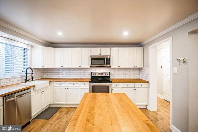 16080 Deer Park Dr, House other with 4 bedrooms, 3 bathrooms and null parking in DUMFRIES VA | Image 7