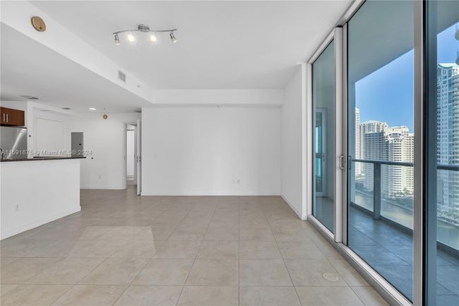 T-1802 - 300 S Biscayne Blvd, Condo with 2 bedrooms, 2 bathrooms and null parking in Miami FL | Image 9