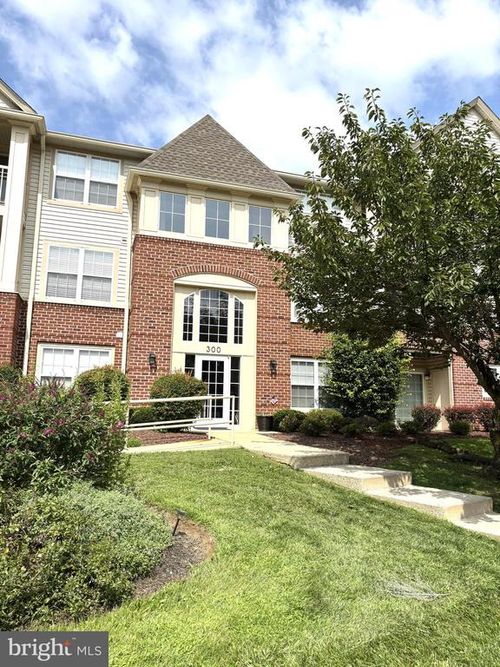 1-300 Tall Pines Ct, Abingdon, MD, 21009-3038 | Card Image