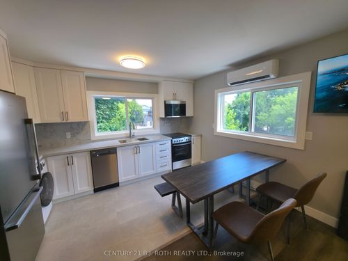 5-82 Albert St N, Orillia, ON, L3V5K5 | Card Image