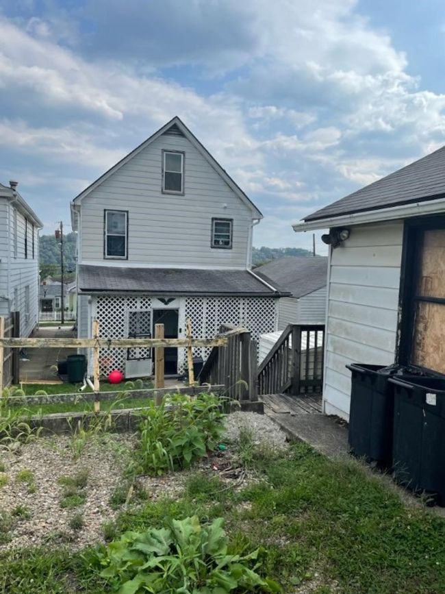 927 9 Th Ave, House other with 3 bedrooms, 1 bathrooms and null parking in Brackenridge PA | Image 11
