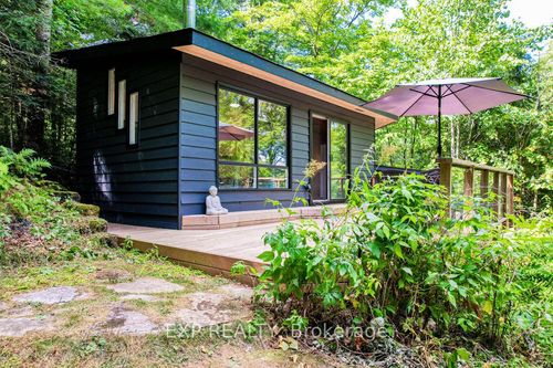 565 W Diamond Lake Rd, Highland Grove, ON, K0L2A0 | Card Image